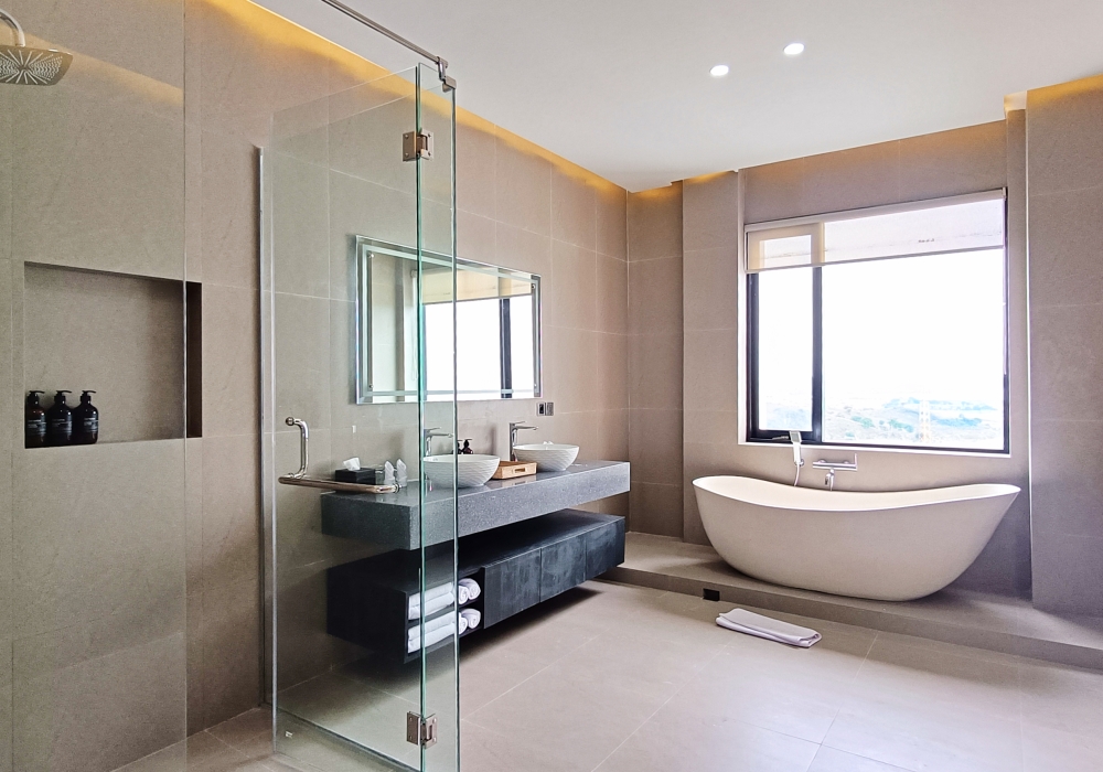 Interior view of Bungalow Queen