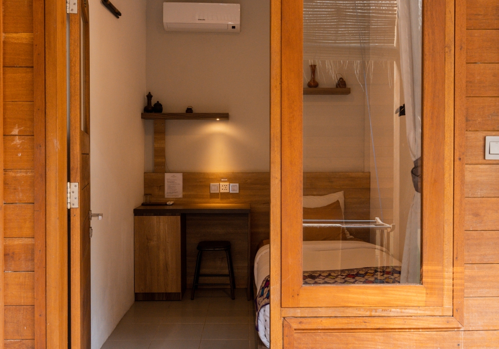 Interior view of Bungalow Queen