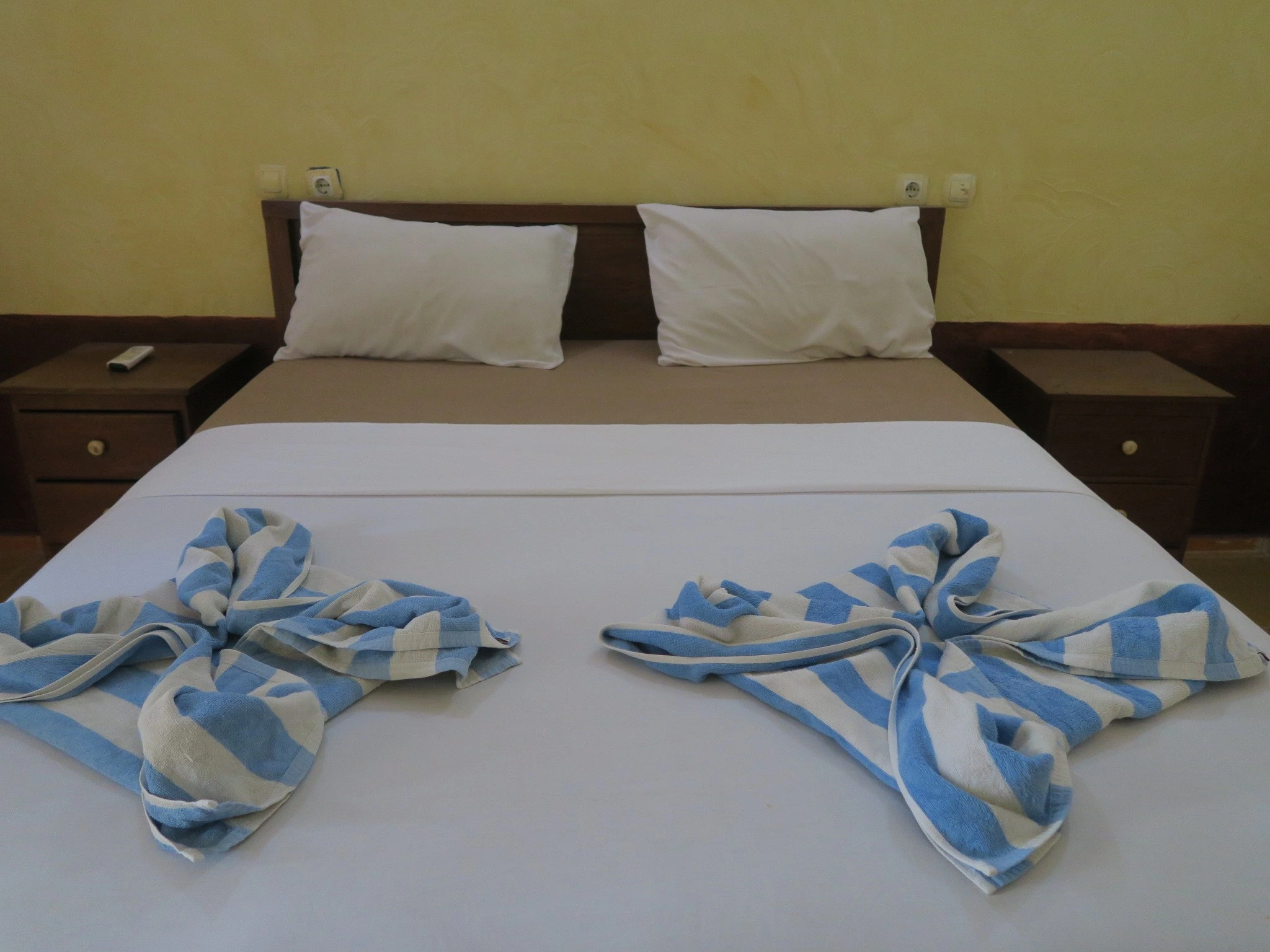 Interior view of Bungalow Queen